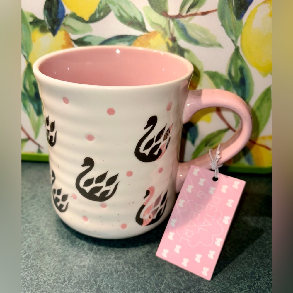 Beautiful Swan Mug NWT